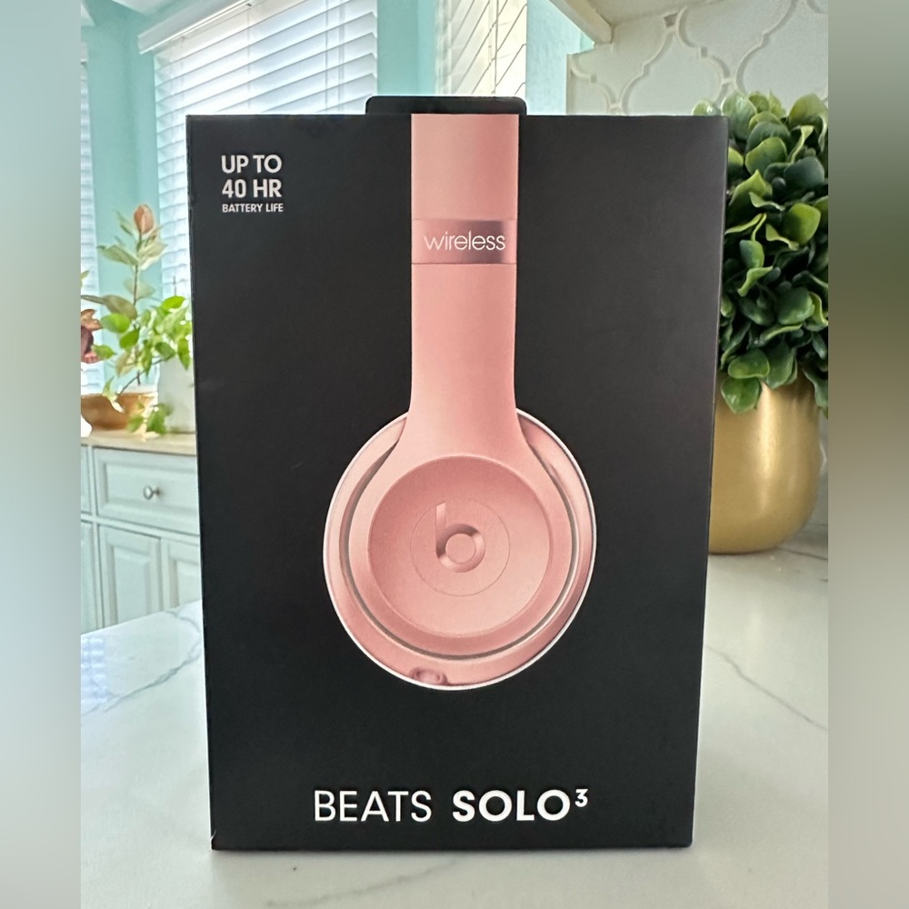 Beats by Dre Solo3 Wireless On-Ear Headphones - Pink
